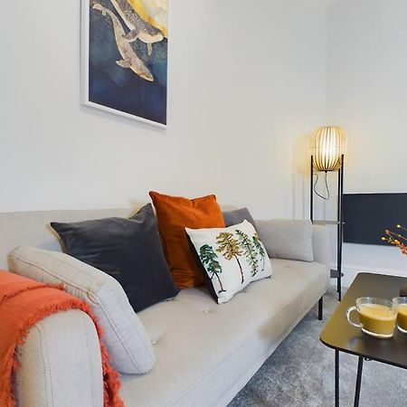 1 Bed Apartment West Kensington Лондон Экстерьер фото